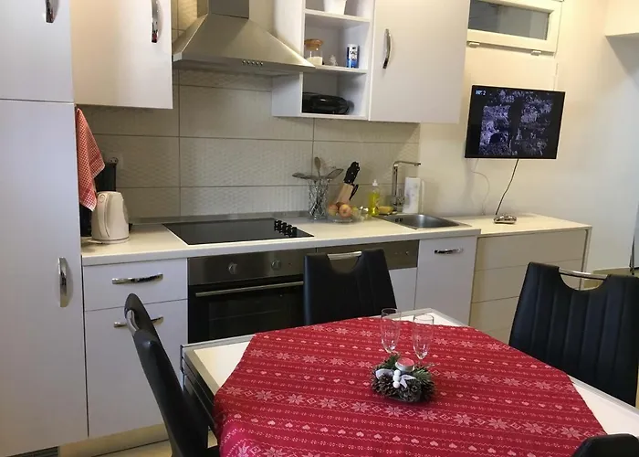 Eni & Dani アパート プーラ