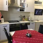 Eni & Dani 아파트 풀라